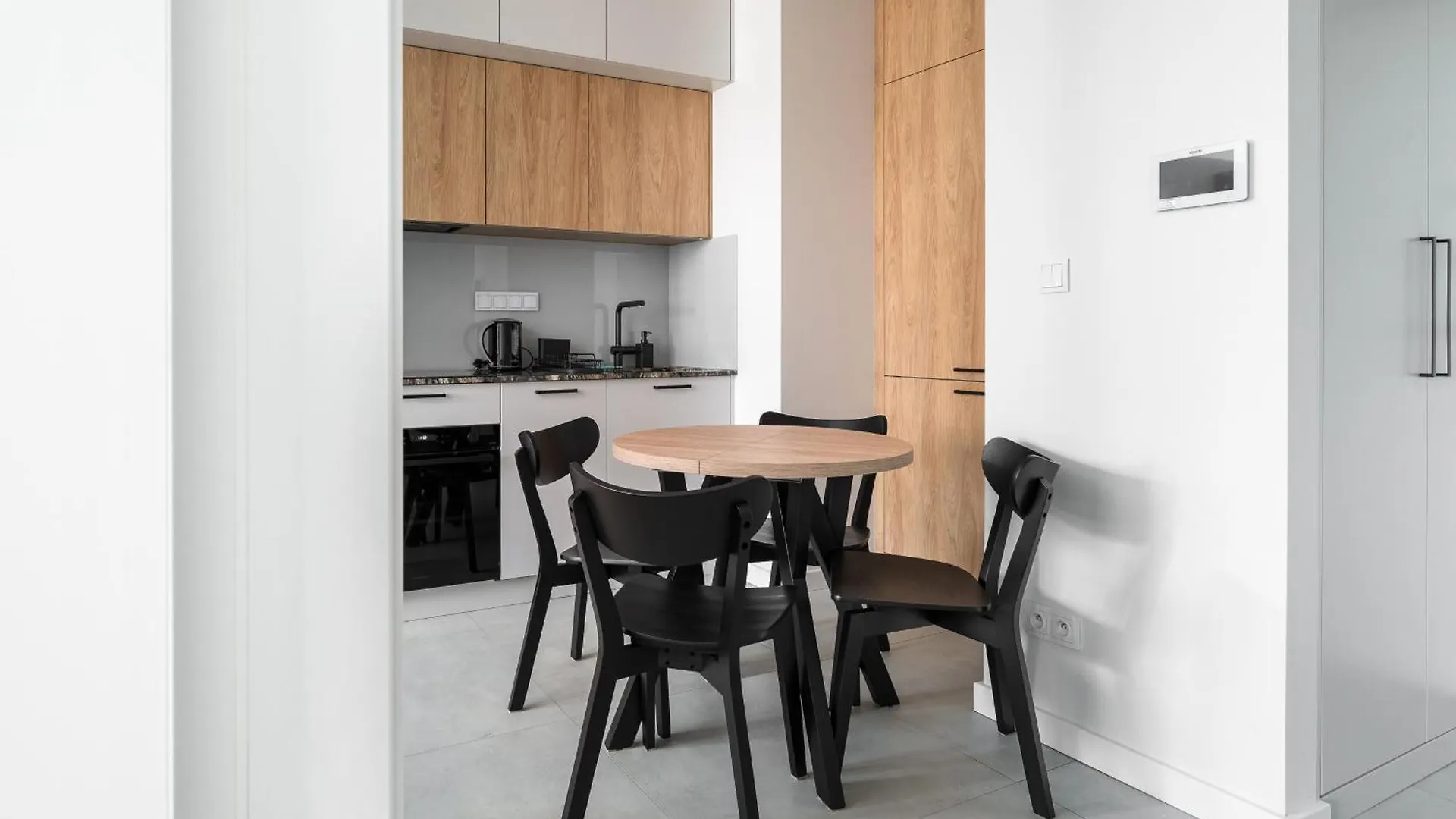 Grzybowska City View Apartments Warszawa Polska
